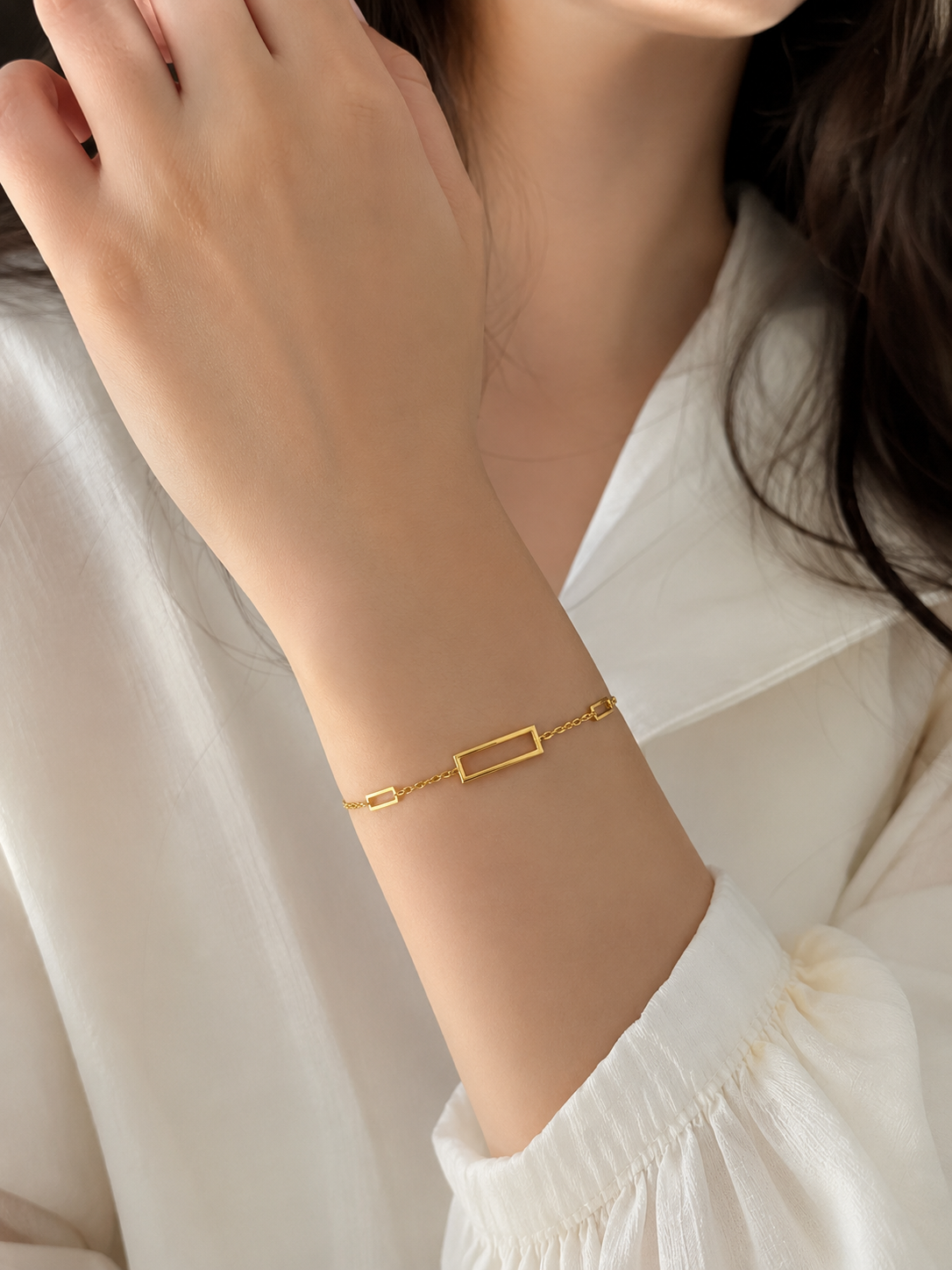 9K Gold Geometric Rectangle Bracelet