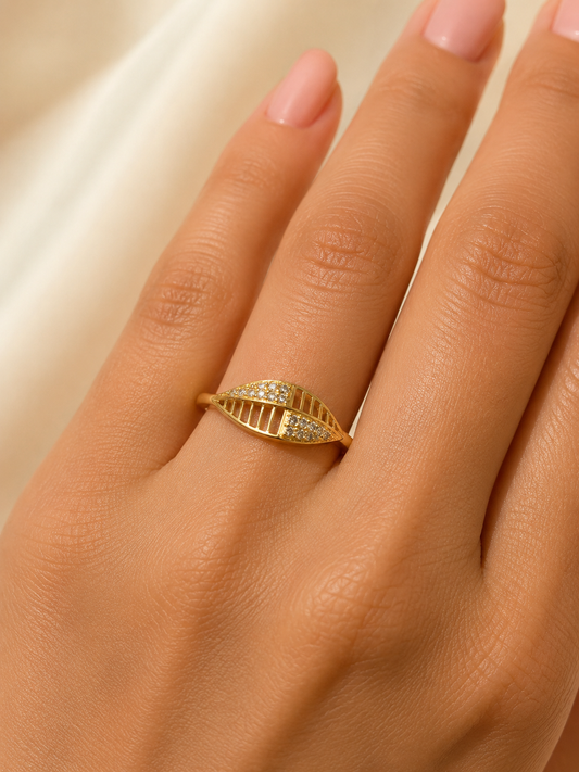 9K Gold Radiant Leaf Ring (Size - 11)