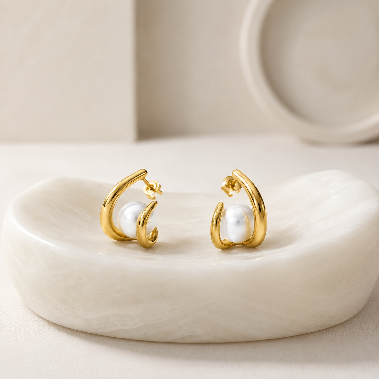 forME by MINOUS Pearl Embrace Hoop Earrings