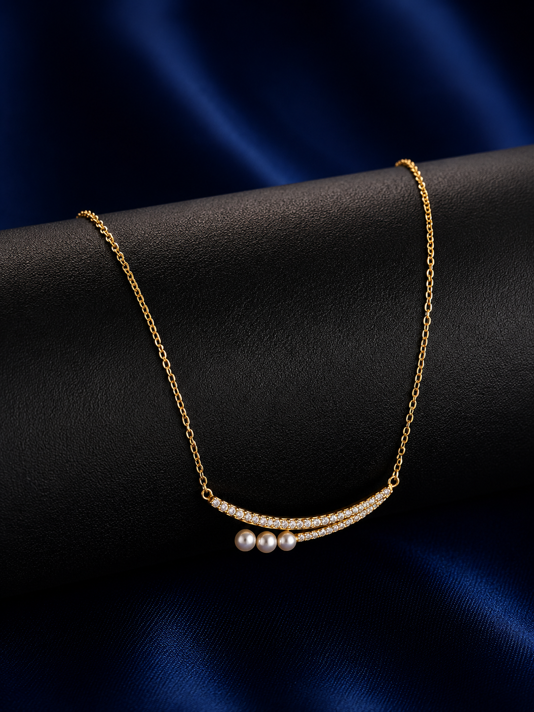 925 Silver Golden Smile Pearl & Crystal Necklace