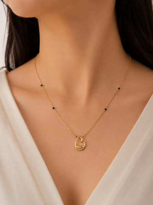 Signature Loop 9 Karat Mangalsutra