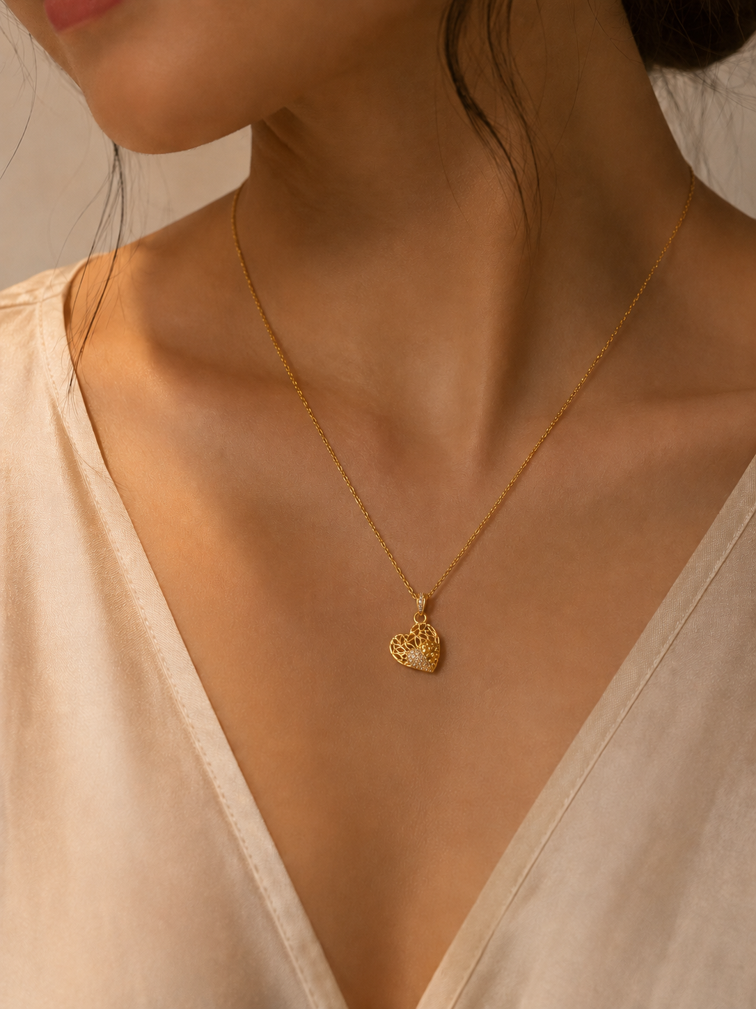 9K Gold Filigree Heart Diamond Pendant