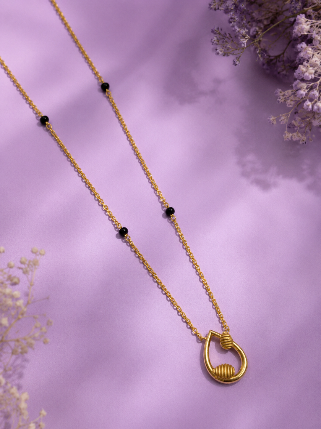 Signature Loop 9 Karat Mangalsutra