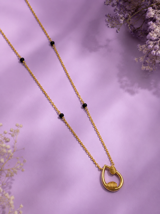Signature Loop 9 Karat Mangalsutra