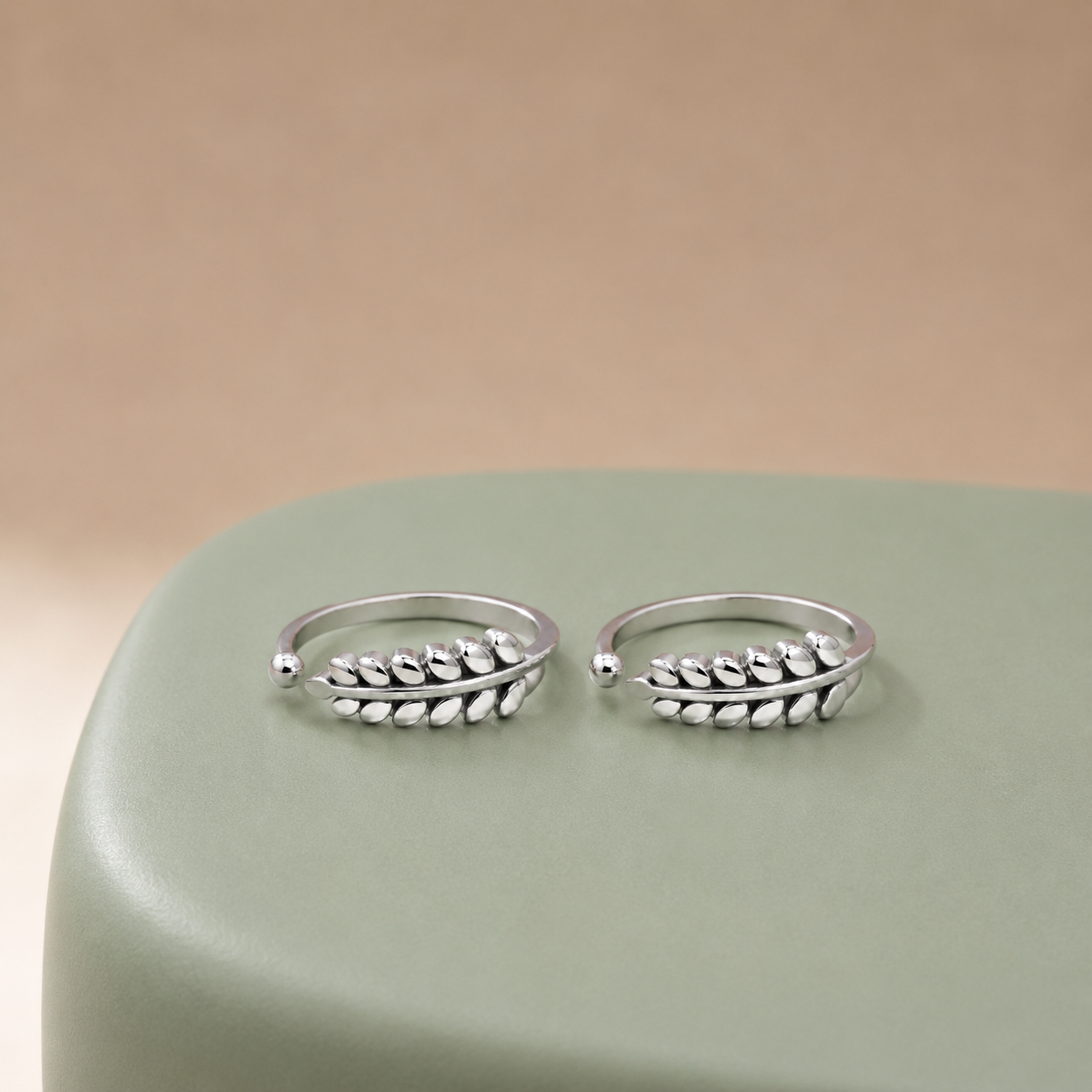 Silver Leaf Adjustable Toe Ring