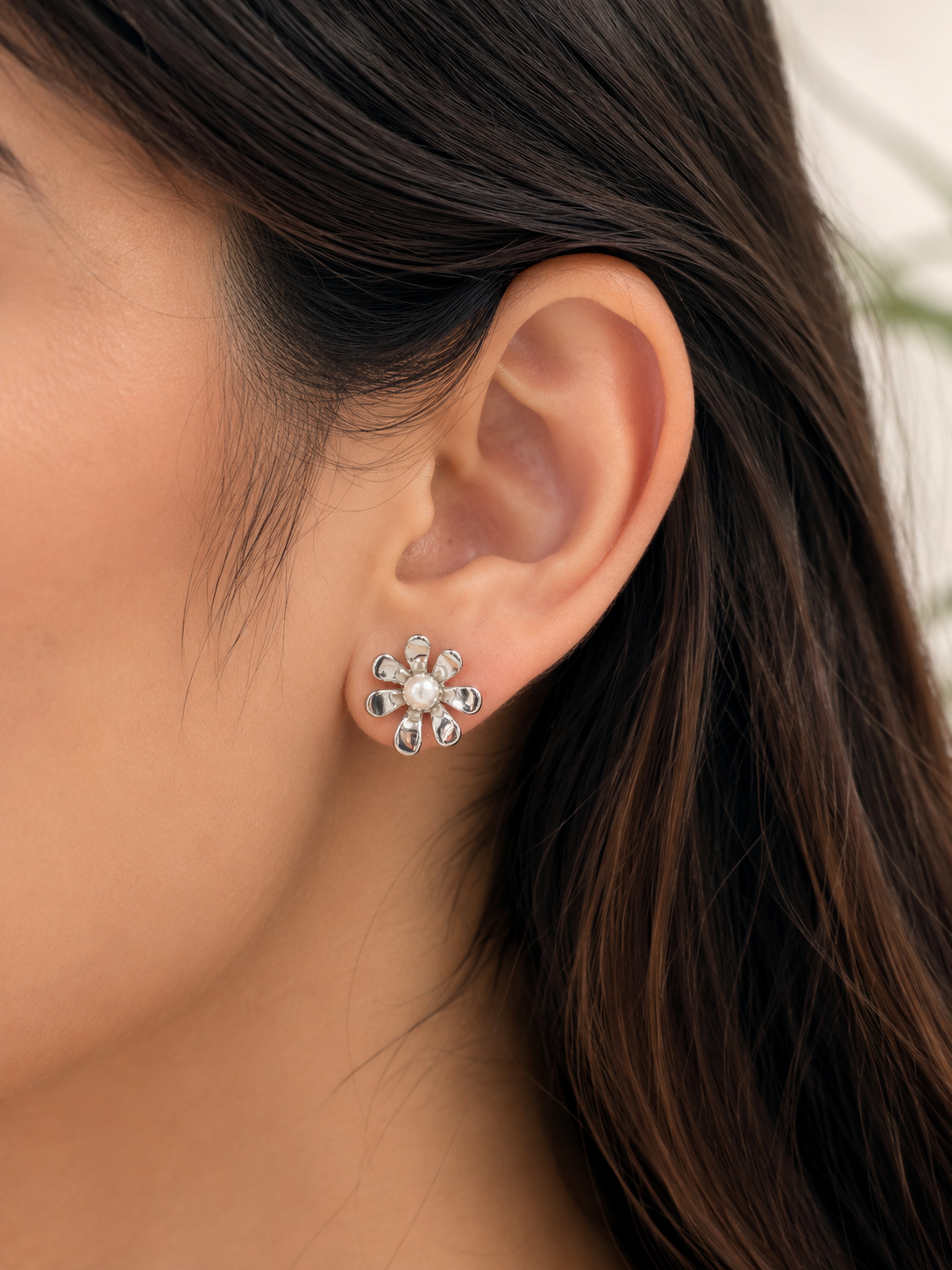 925 Silver Elegant Floral Pearl Studs