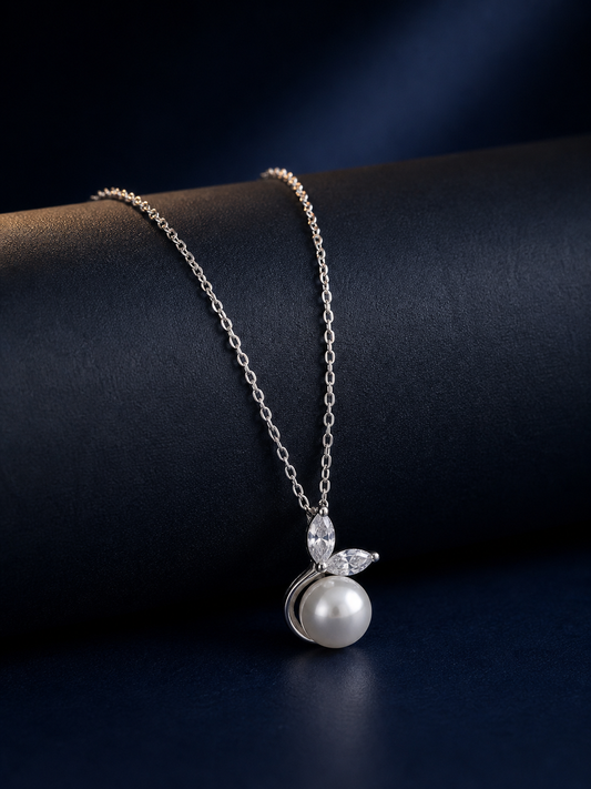 DewLeaf Pearl Pendant Necklace