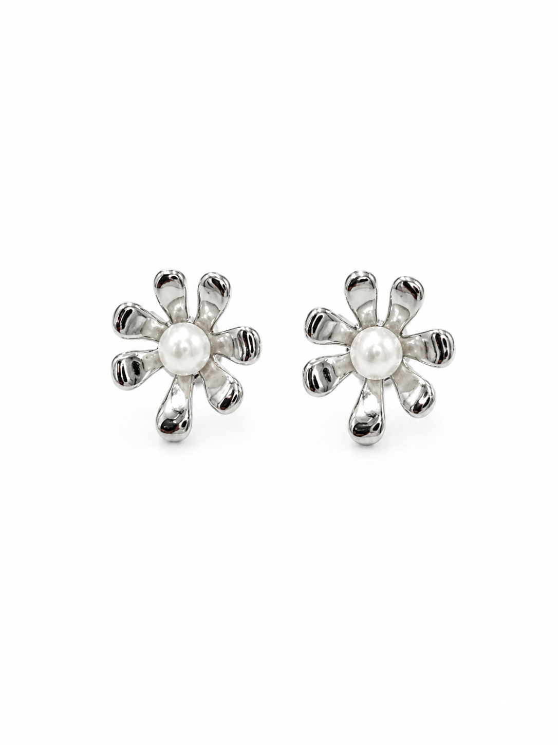 925 Silver Elegant Floral Pearl Studs