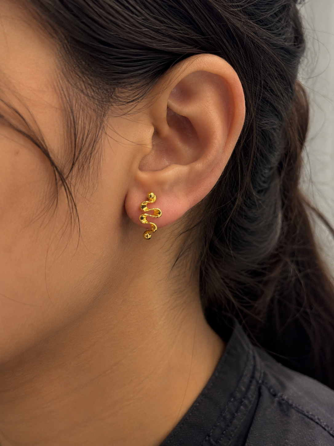 9K Gold Wave Drop Earrings