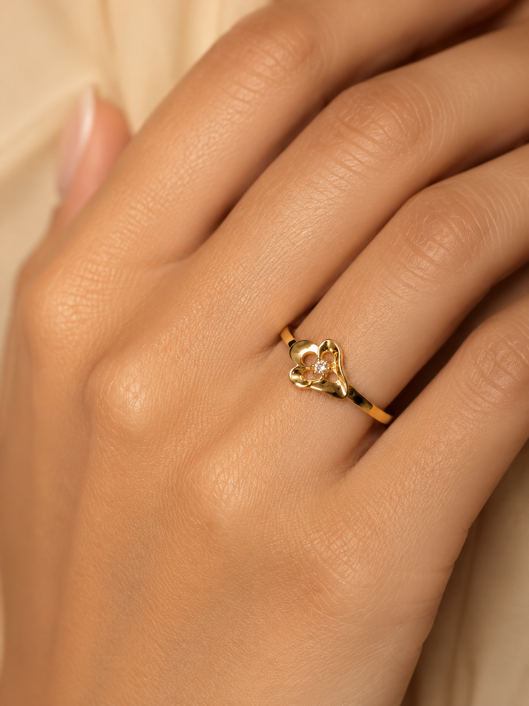9K Gold Floral Solitaire Ring (Size -12)