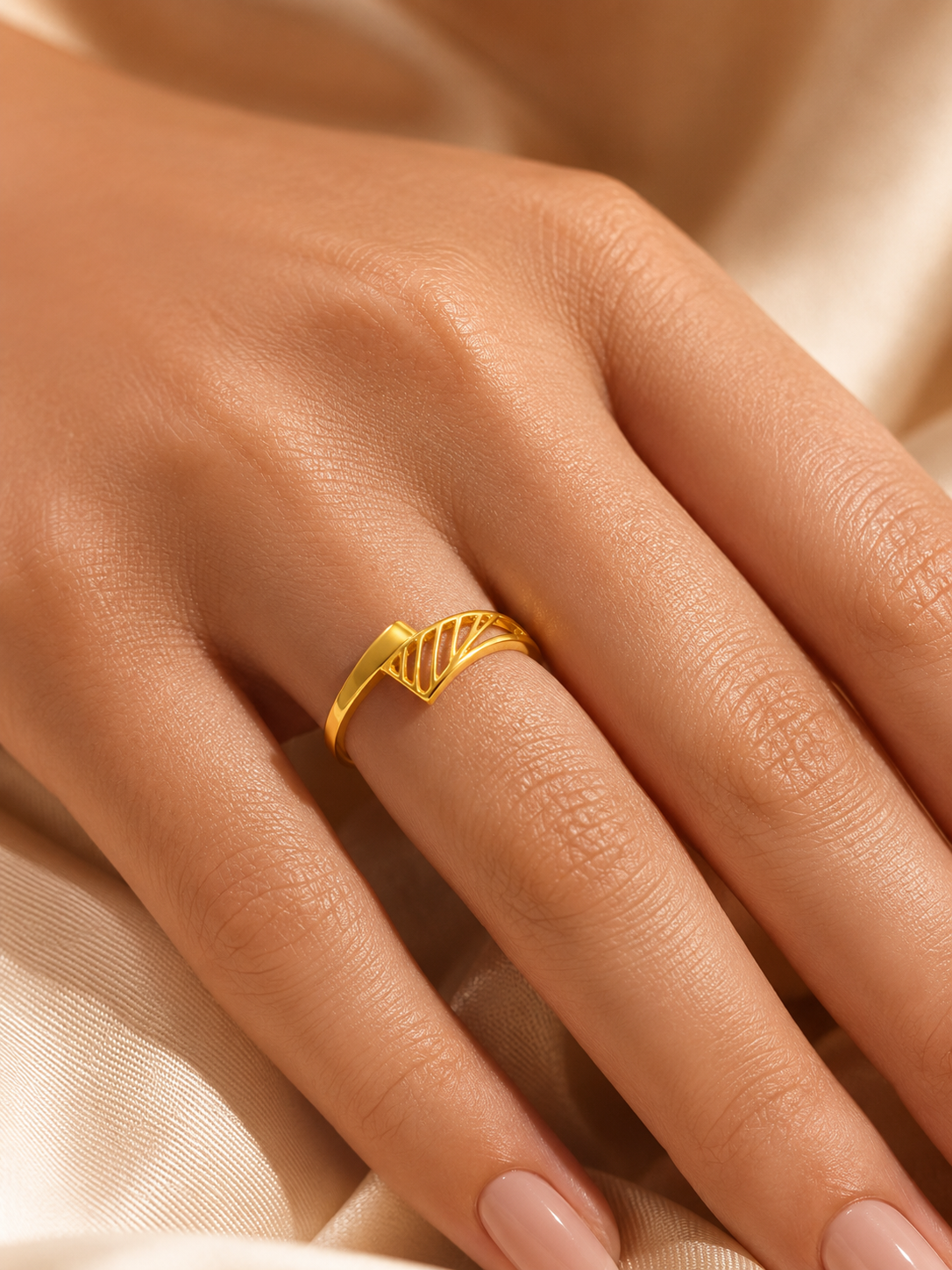 9K Gold Abstract Fan Ring (Size - 10)