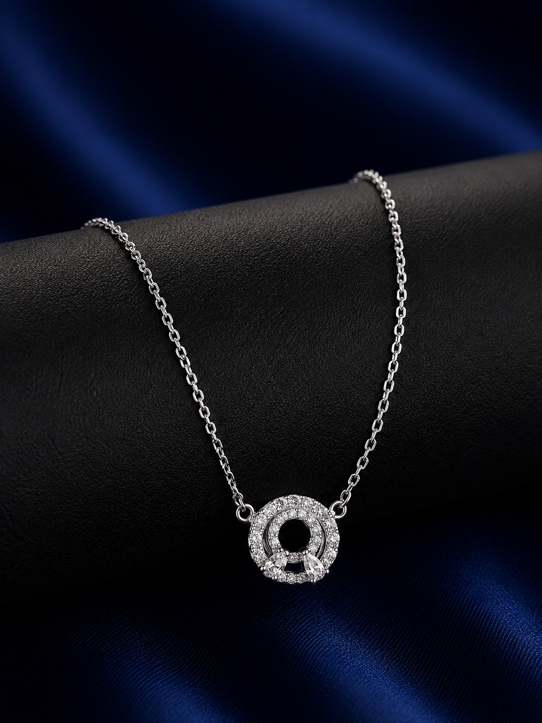 925 Silver Luxe Circle of Love Sterling Silver Necklace