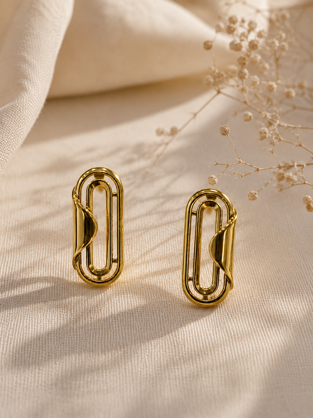 9K Gold Modern Link Stud Earrings