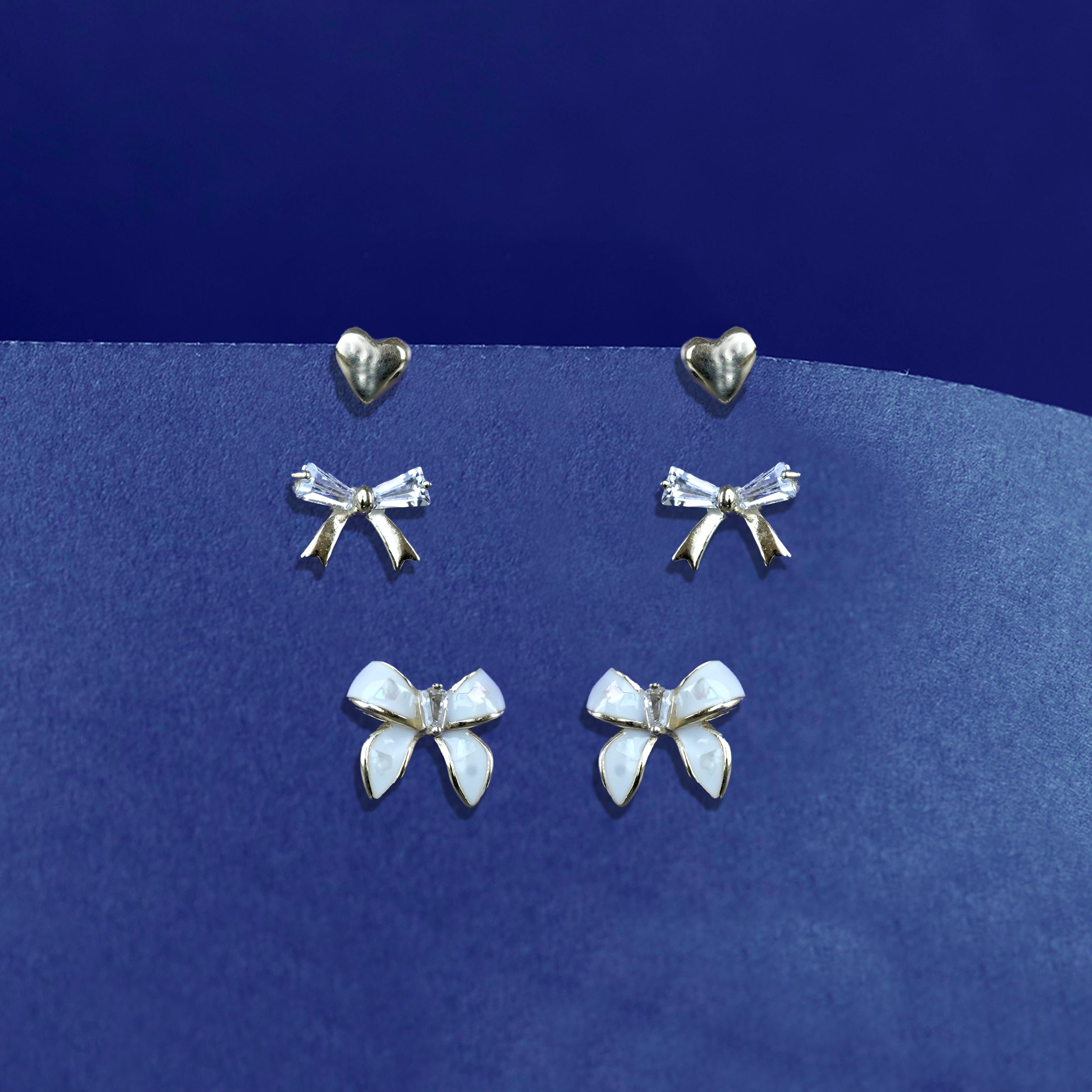 Elegant Bow & Heart Tiny