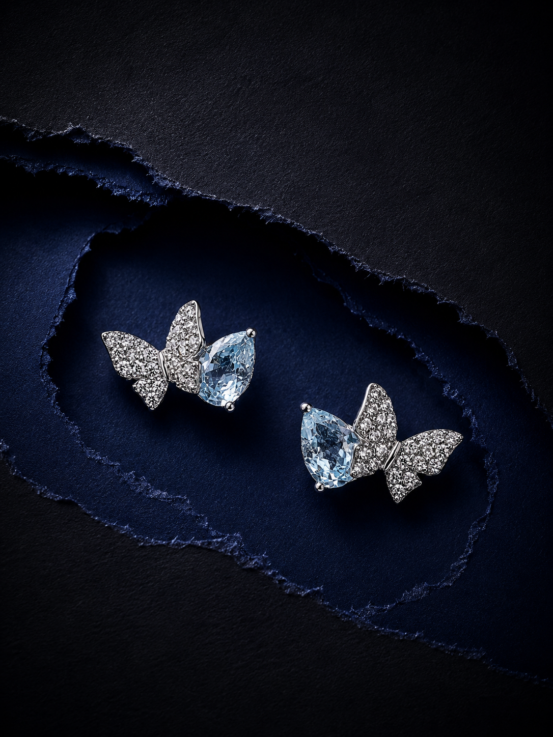 FrostWing Aqua Spark Studs