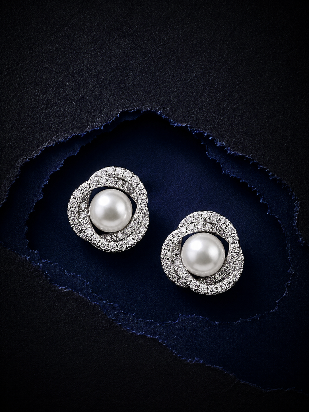 Classic Aura Pearl Earrings
