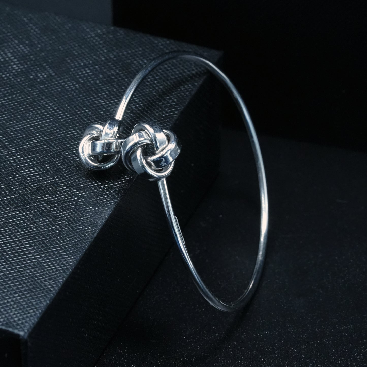 Forever Knot Minimal Cuff