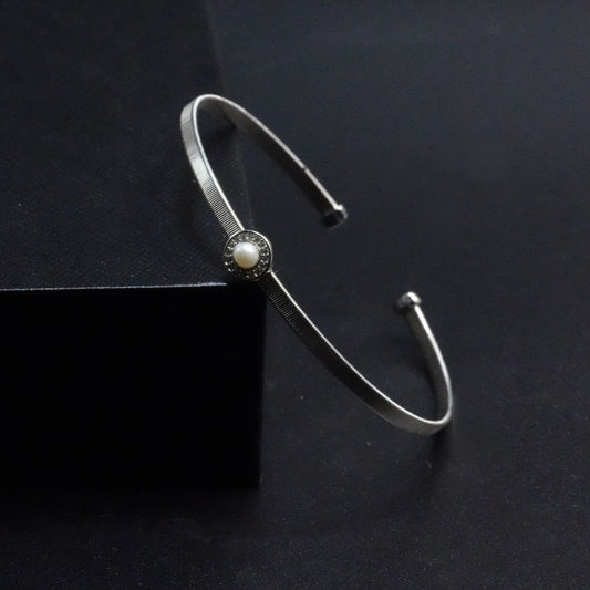 Silk Pearl Pop Cuff