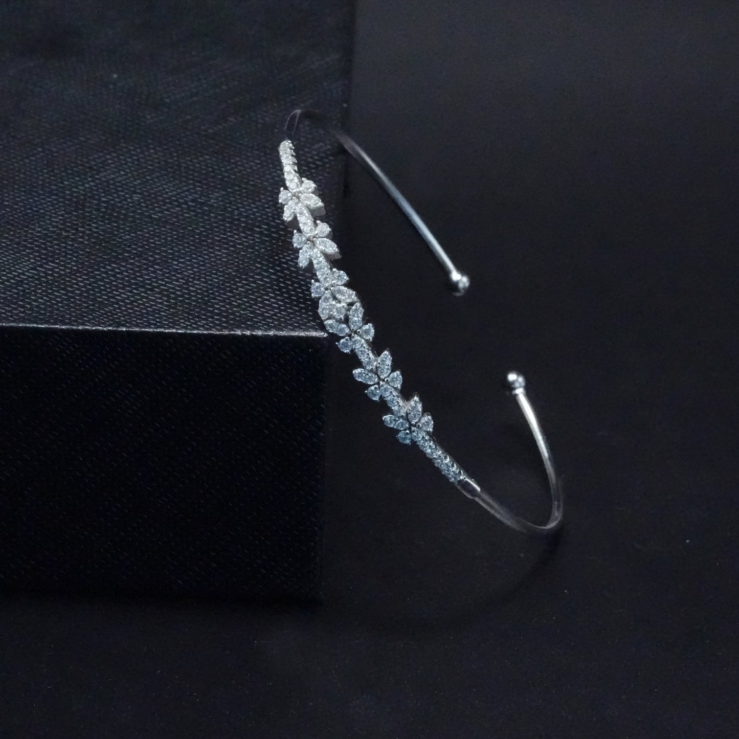 Petal Luxe Diamond Bracelet