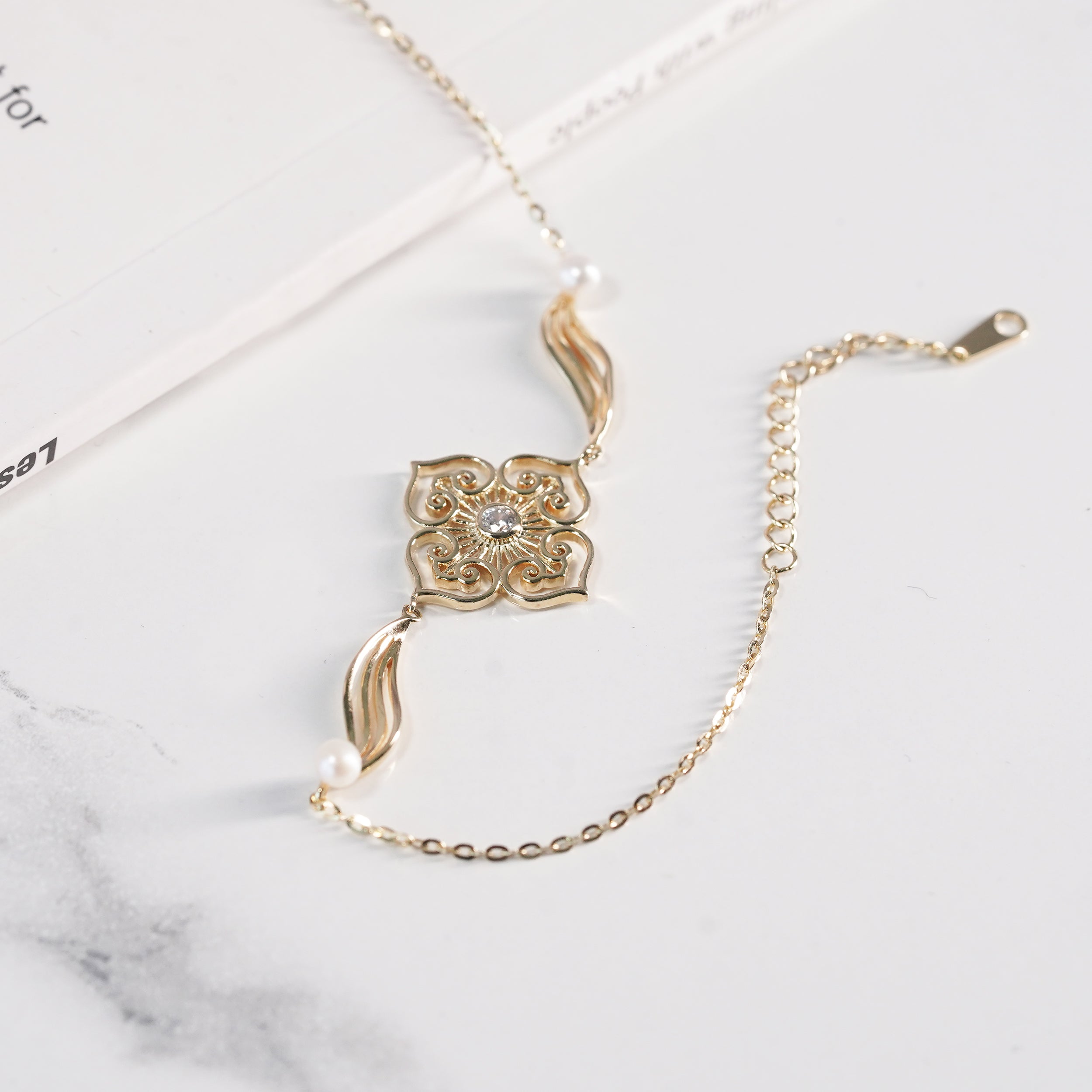 Delicate Vintage Flower Bracelet