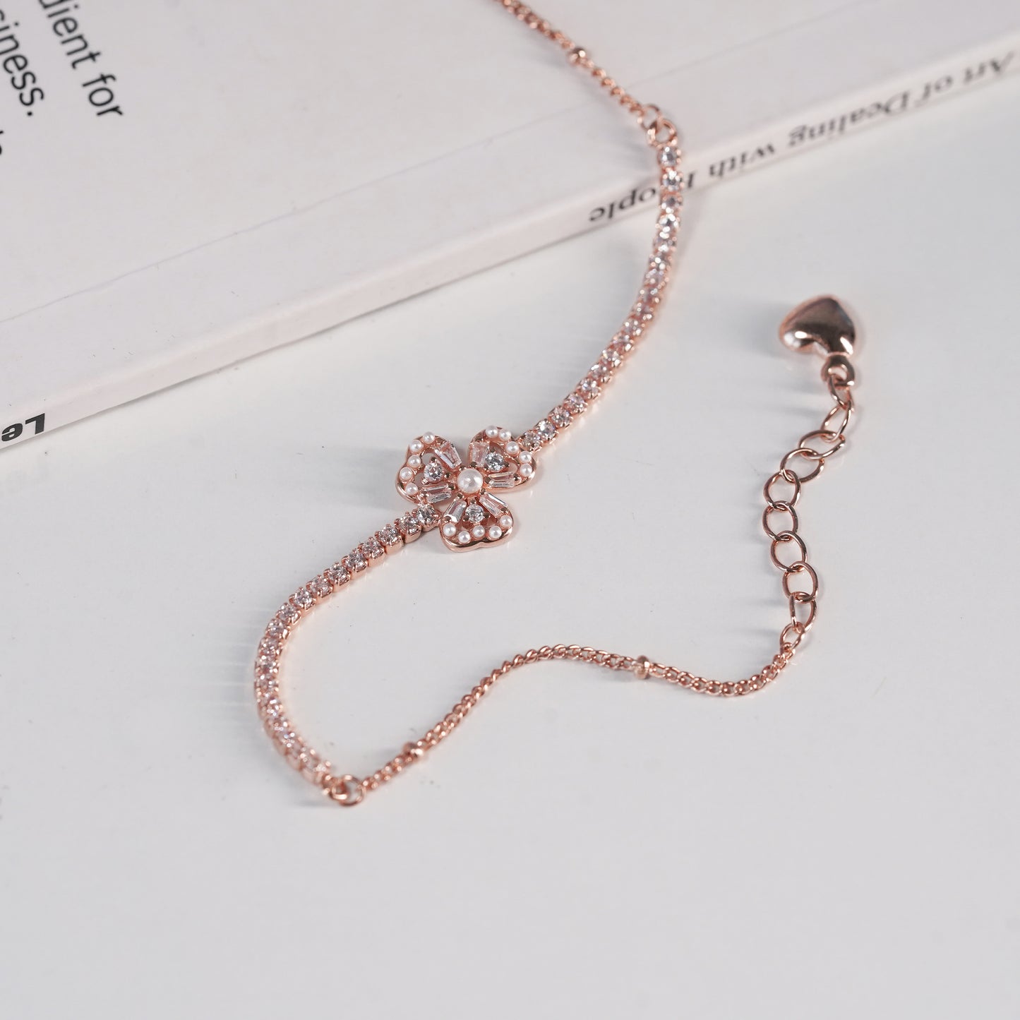 Petite Flower Shine Bracelet