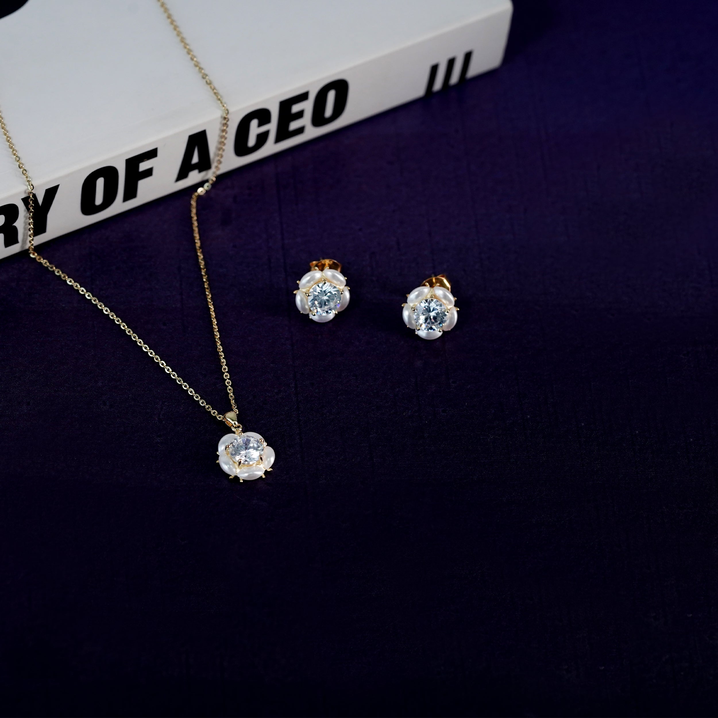 White Petal Sparkle Jewelry Set