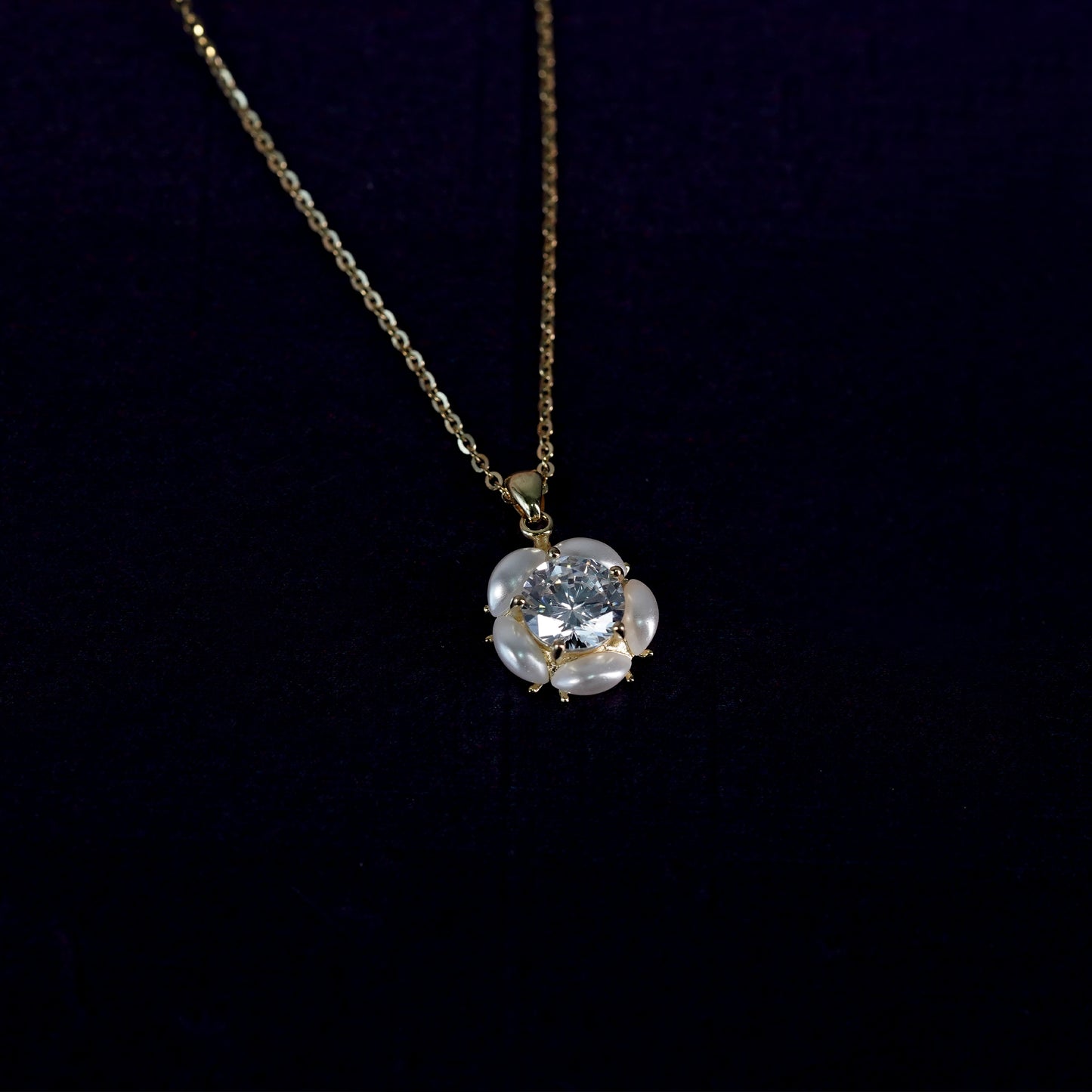 White Petal Sparkle Jewelry Set