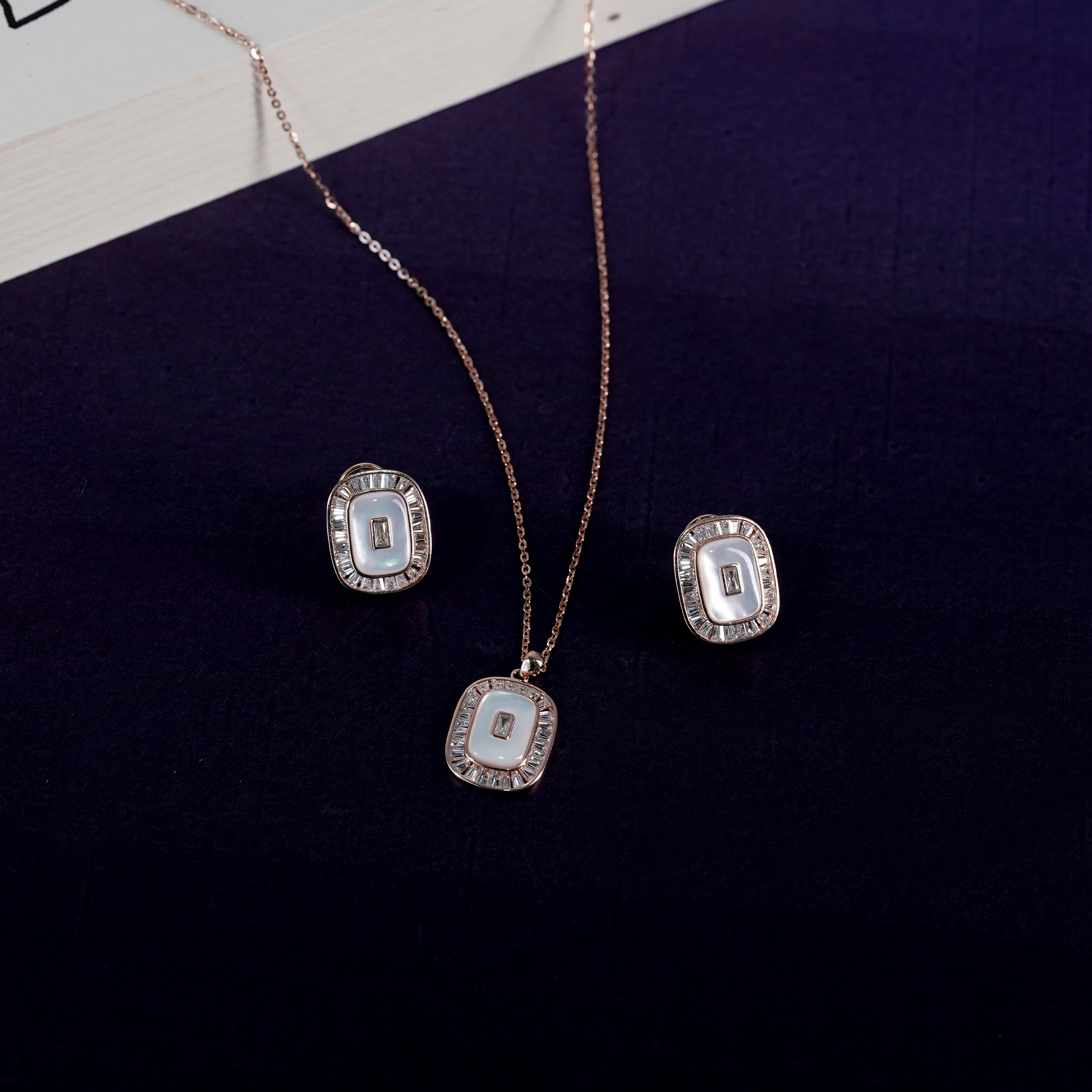 Classic Mother-of-Pearl Jewelry Set