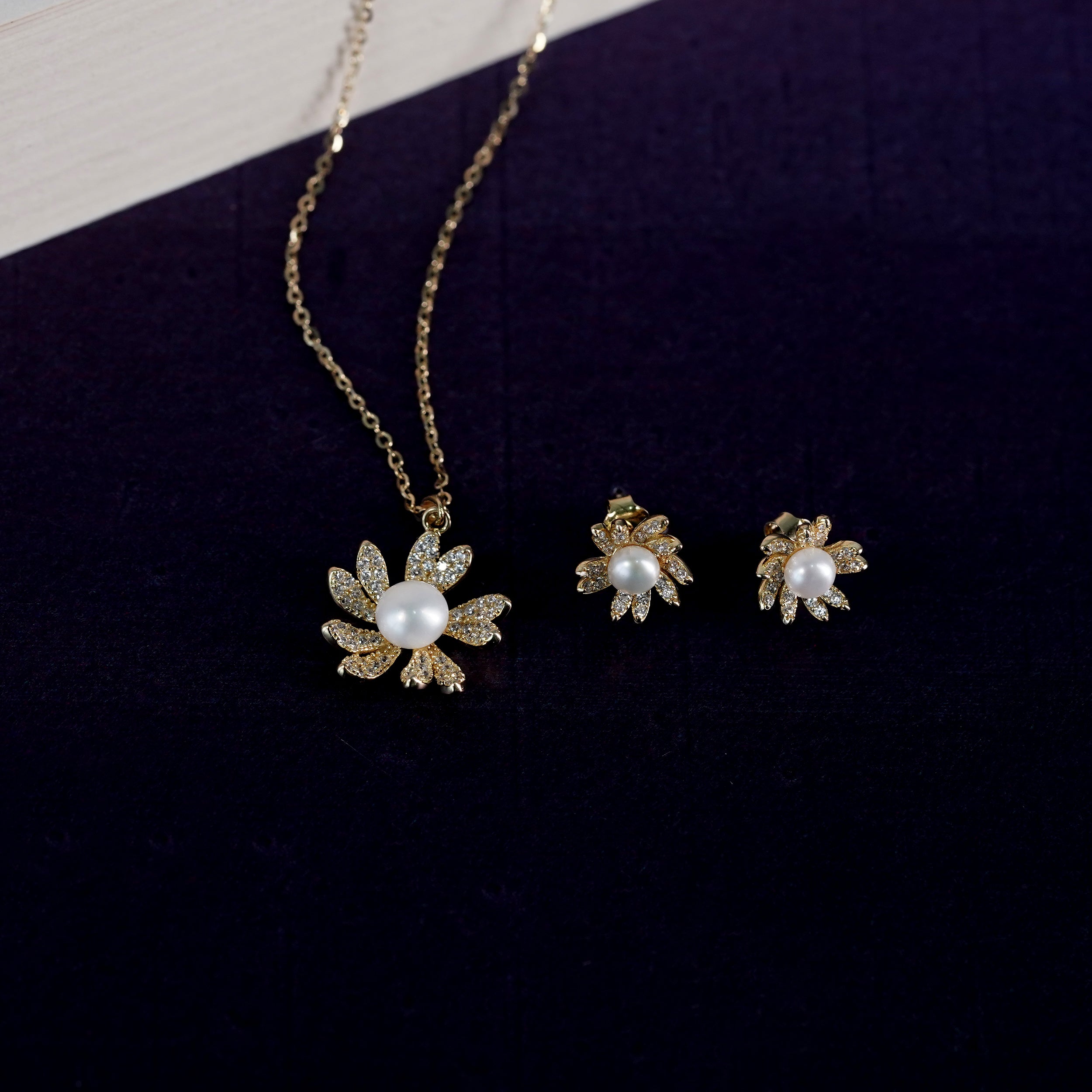 Golden Pearl Daisy Jewelry Set