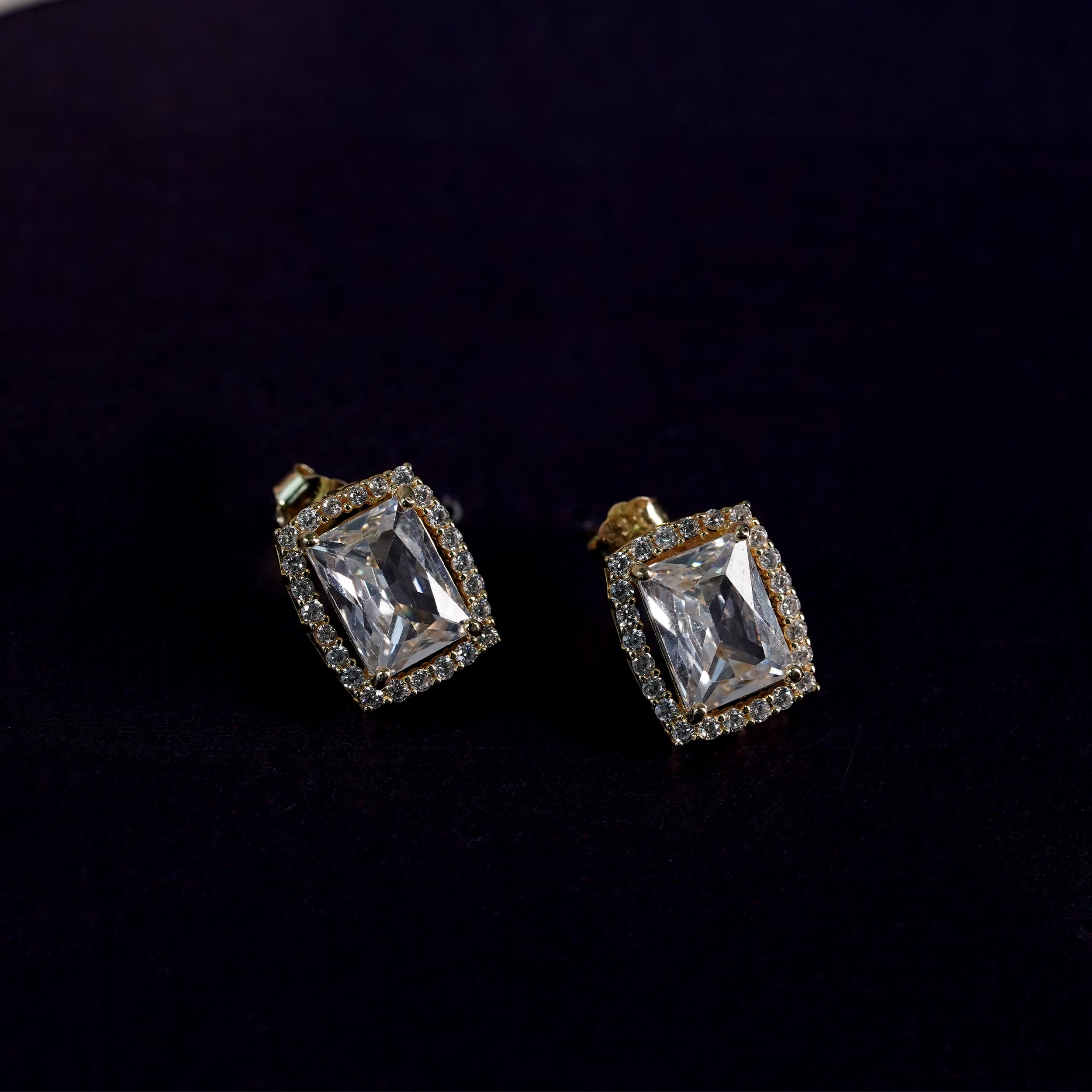 Graceful Glow Necklace & Earrings