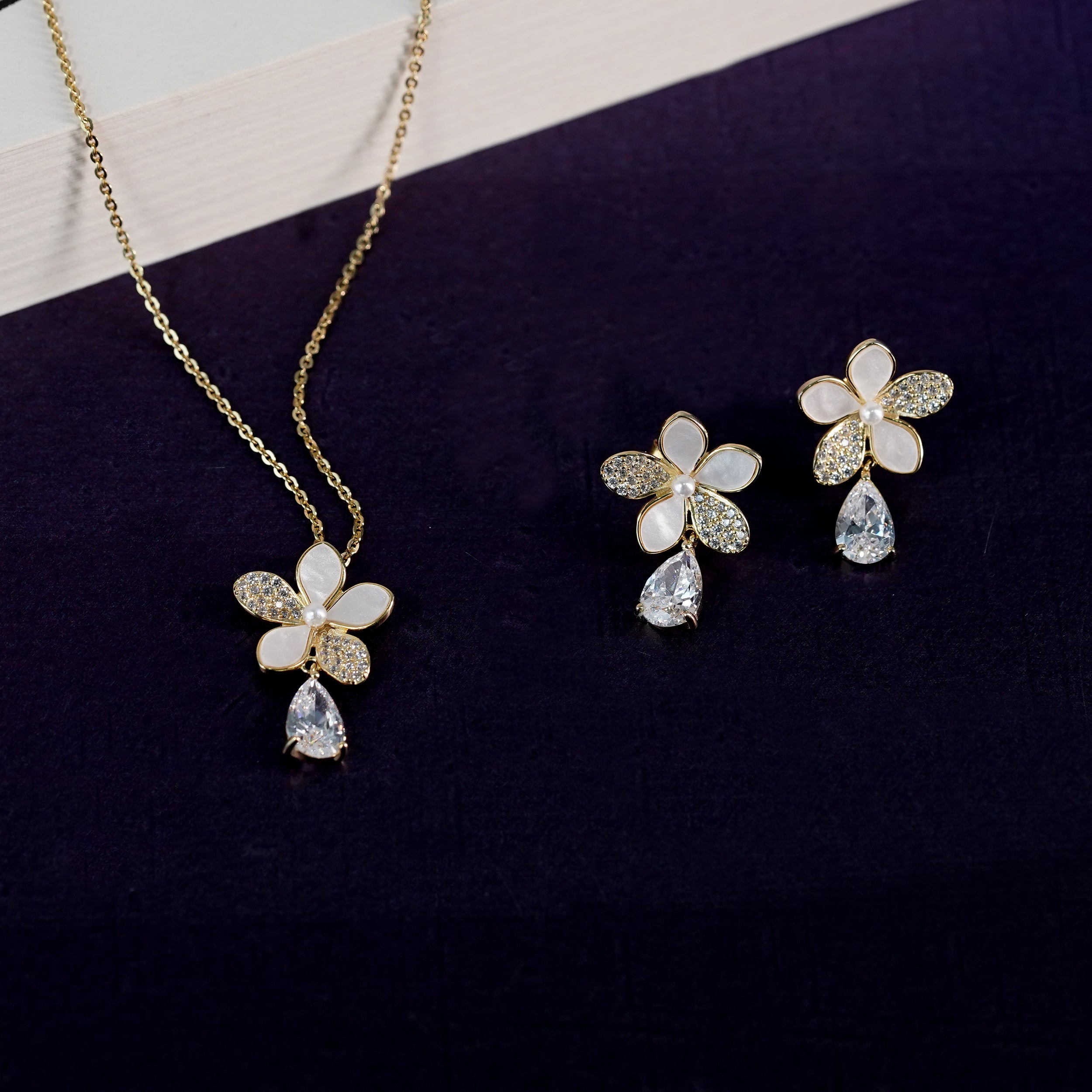 Classic Floral Shine Set