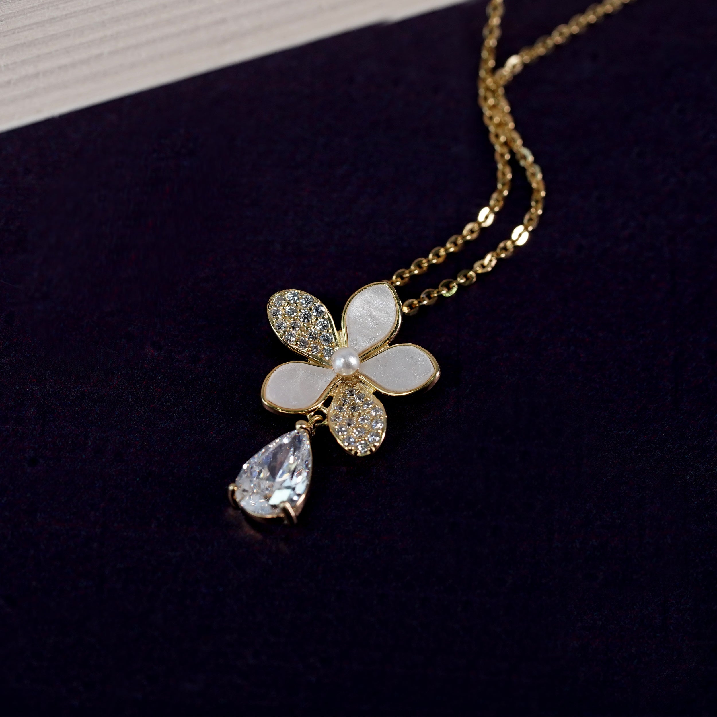 Classic Floral Shine Set