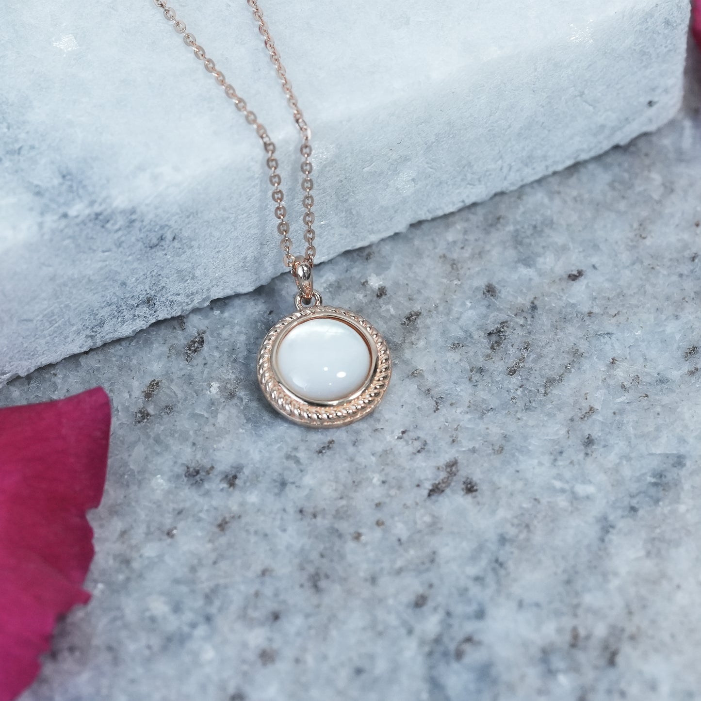 Classic Pearl Disc Necklace