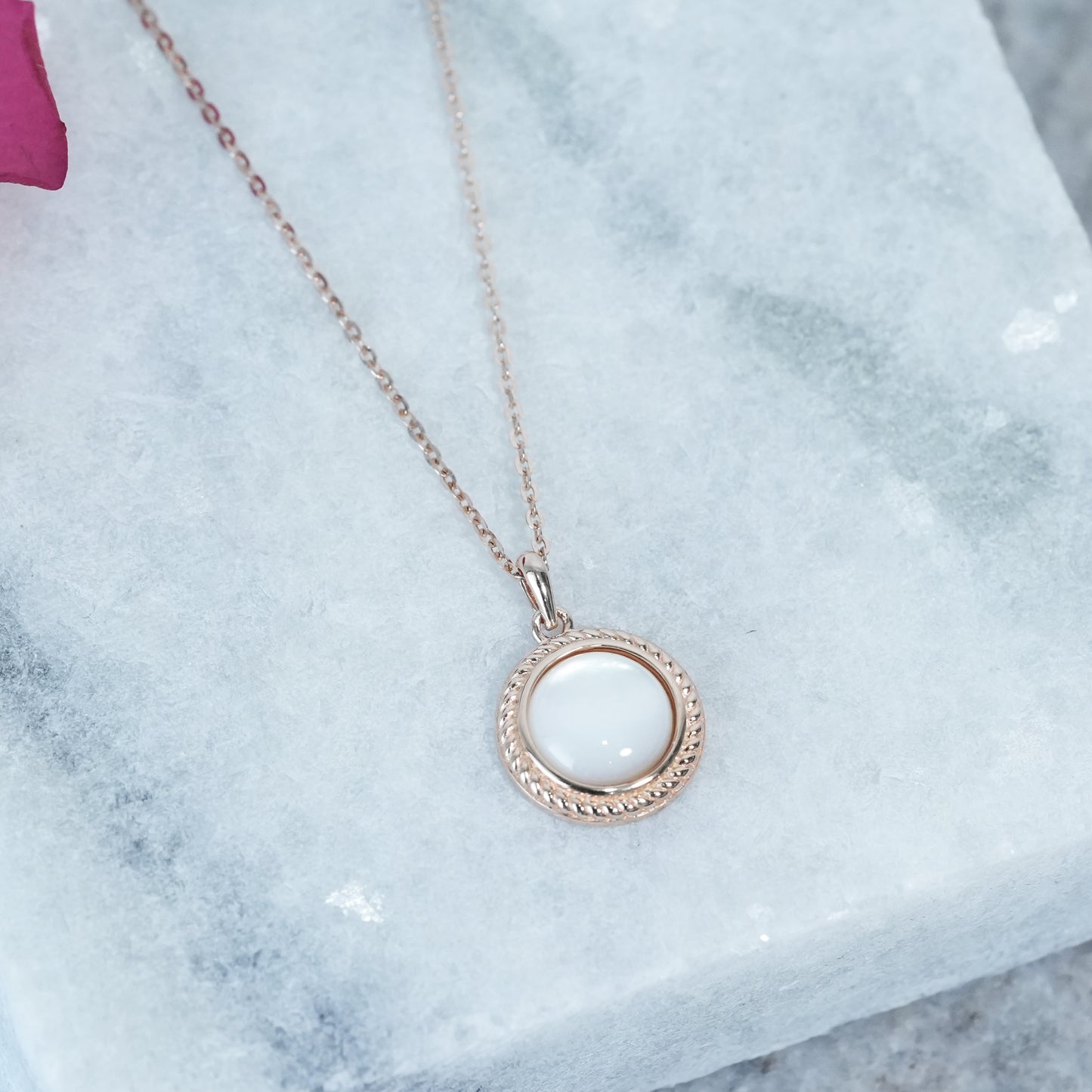 Classic Pearl Disc Necklace