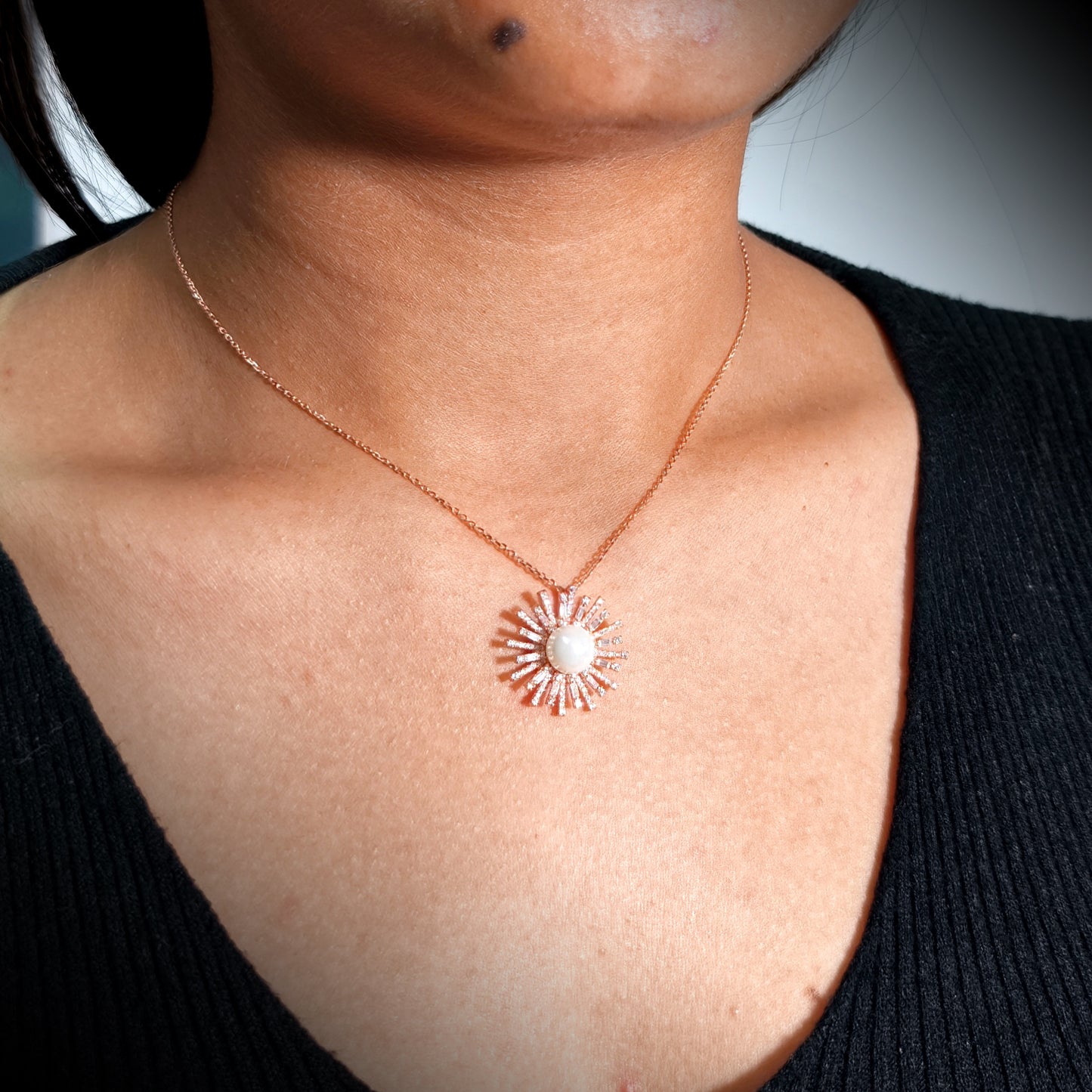 Sun Aura Pearl Rose Gold Necklace