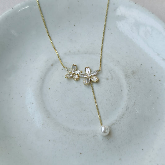 Cute Dual Flowers Gold Necklace