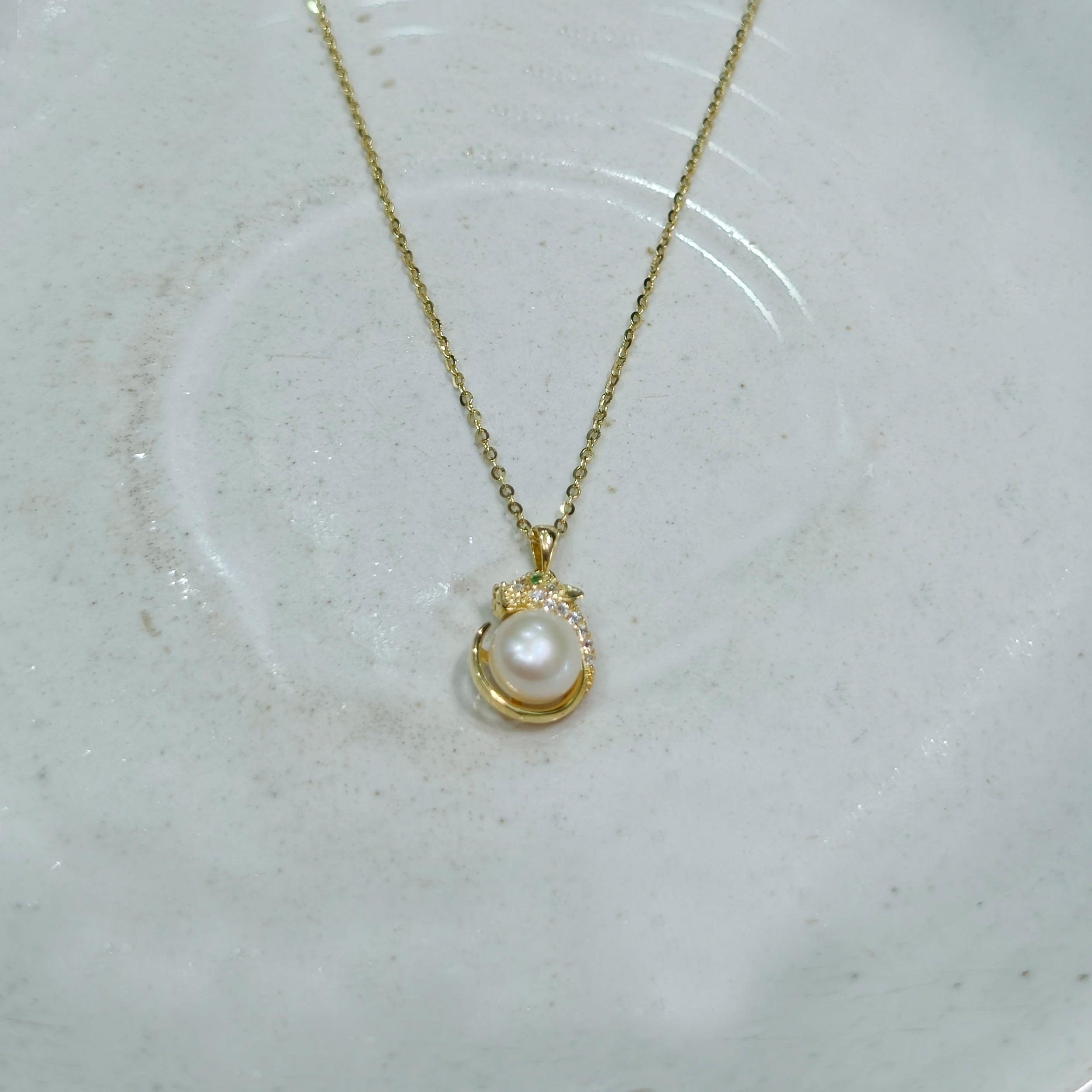 Modern Muse Pearl Necklace
