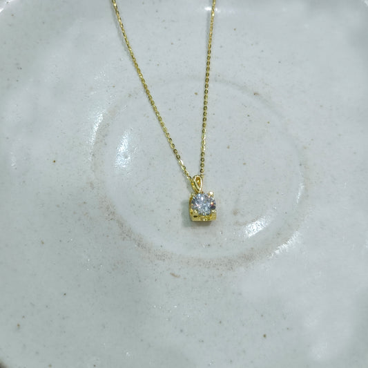 Royal Solitaire Diamond Gold Necklace
