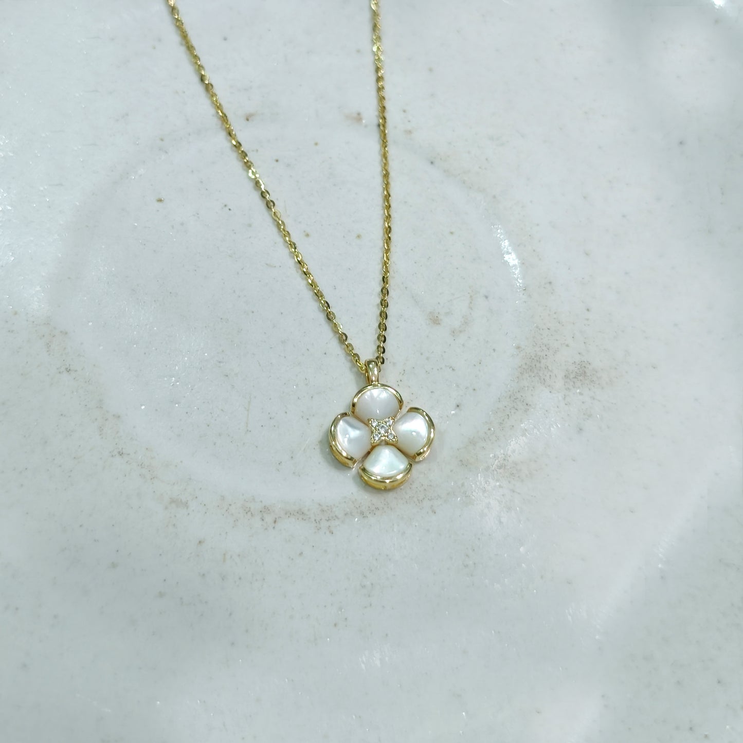 Luxury Clover Shimmer Necklace
