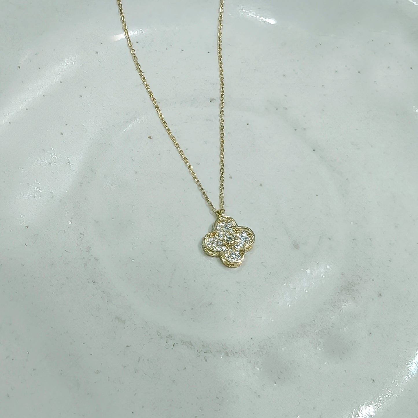Golden Flower Elegance Necklace