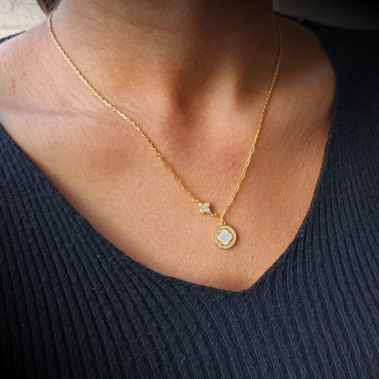 Pearl Clover Radiance Gold Pendant