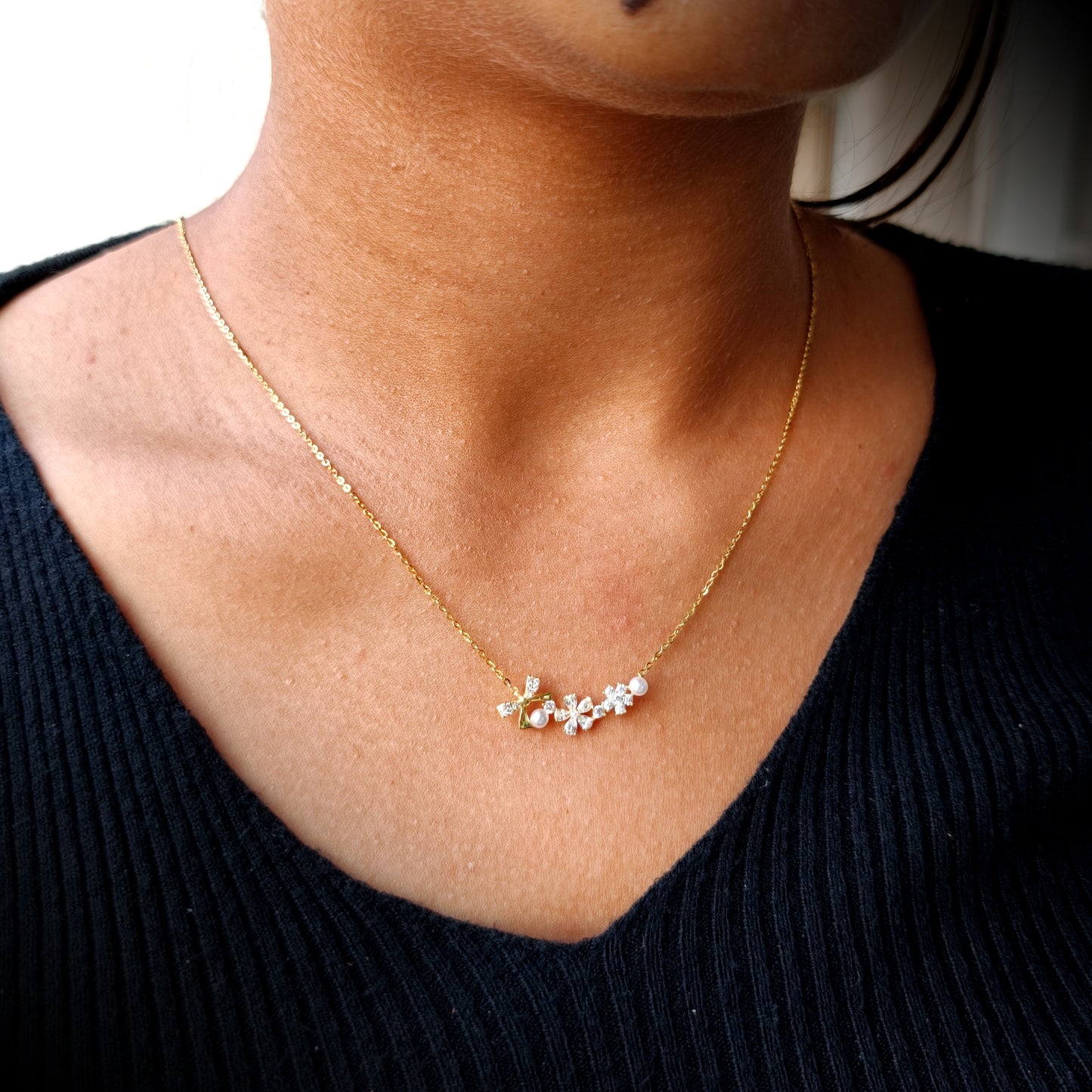 Floral Spark Pearl Gold Necklace