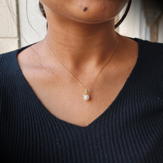 Elegant Pearl Drop Diamond Gold Necklace