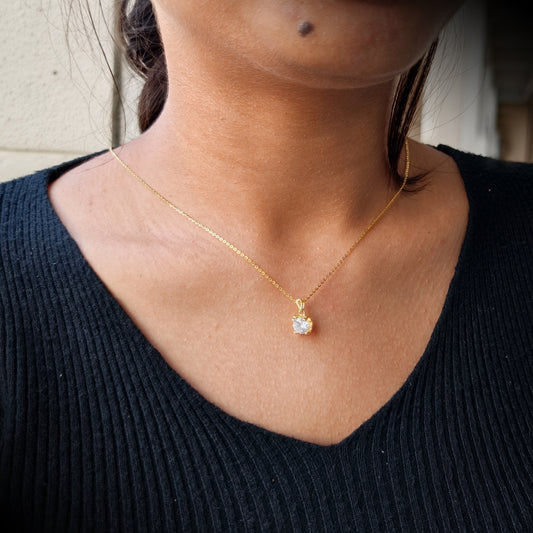 Royal Solitaire Diamond Gold Necklace