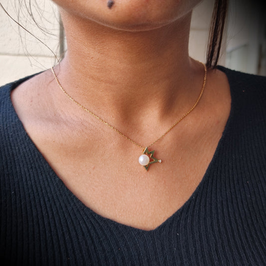 Golden Wish Star Pearl Necklace