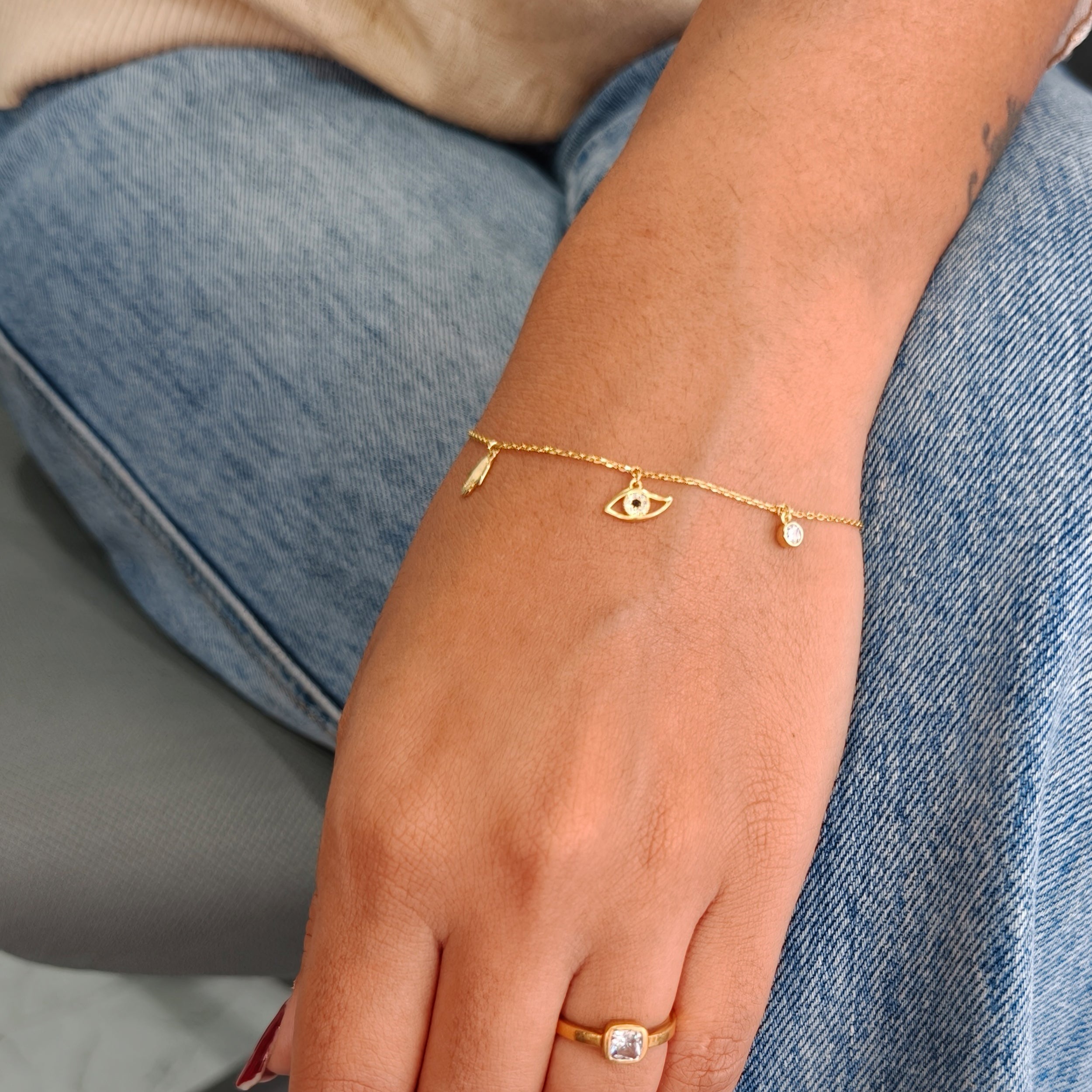 Minimal Evil Eye Tiny Chain Bracelet