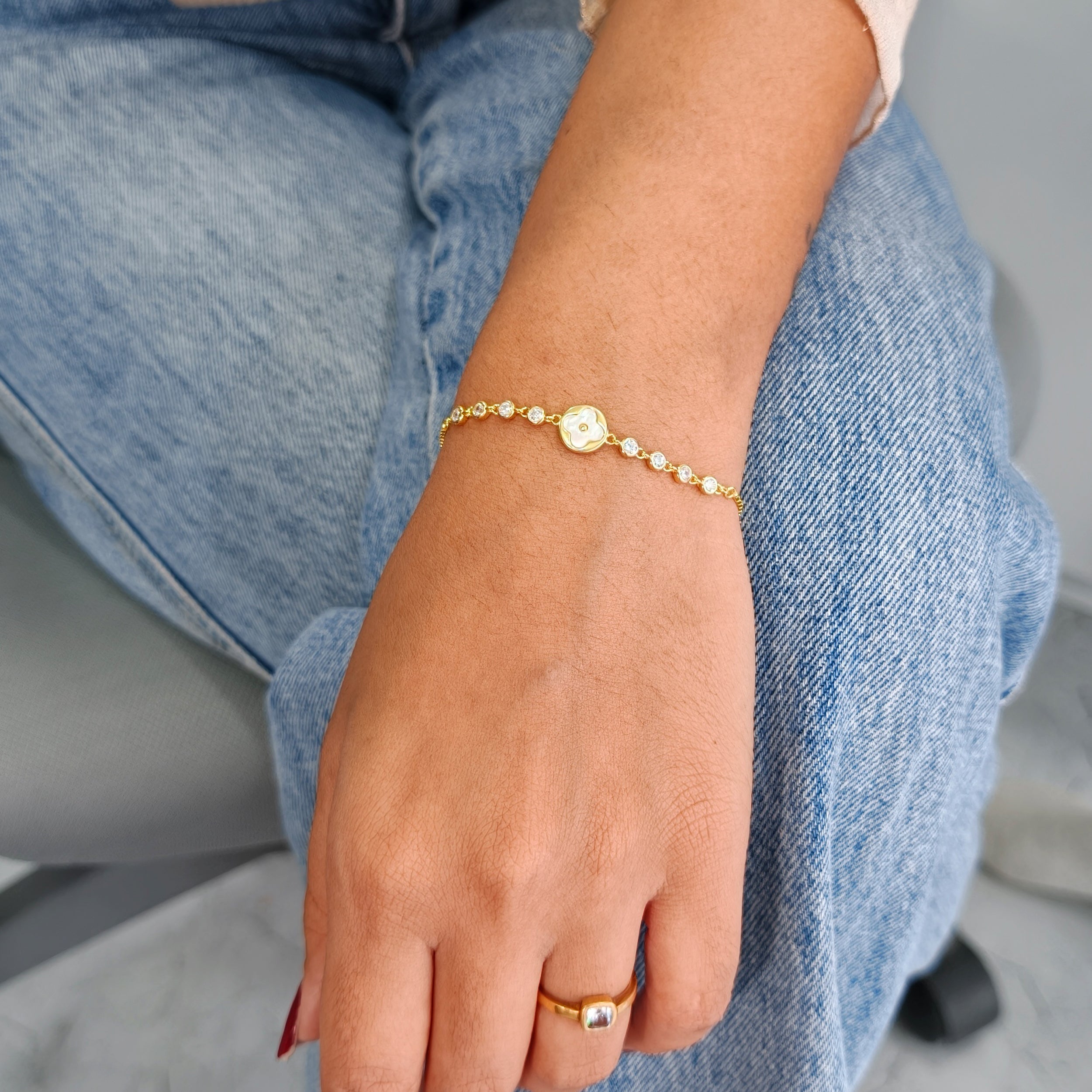 Mother of Pearl Flower Bracelet