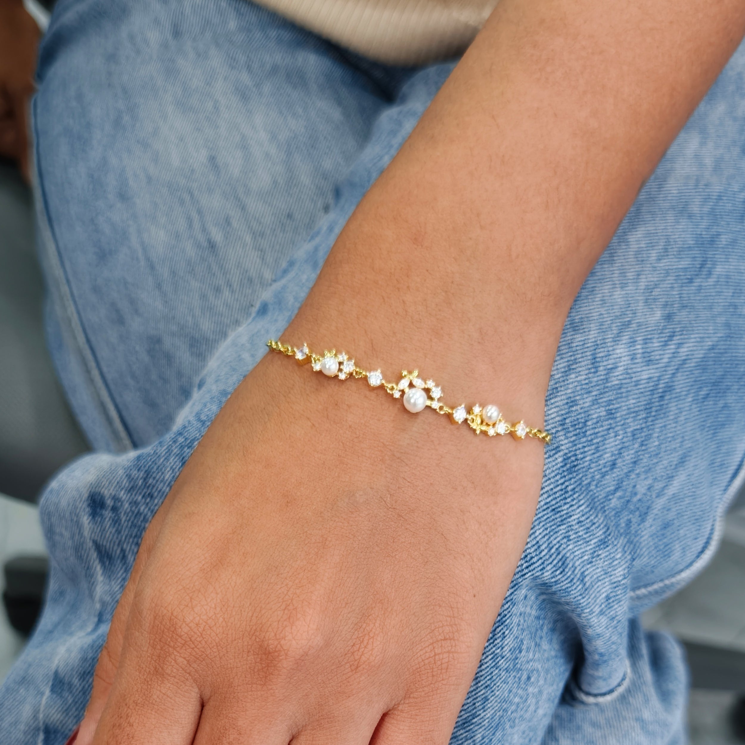 Pearl Petal Shine Bracelet