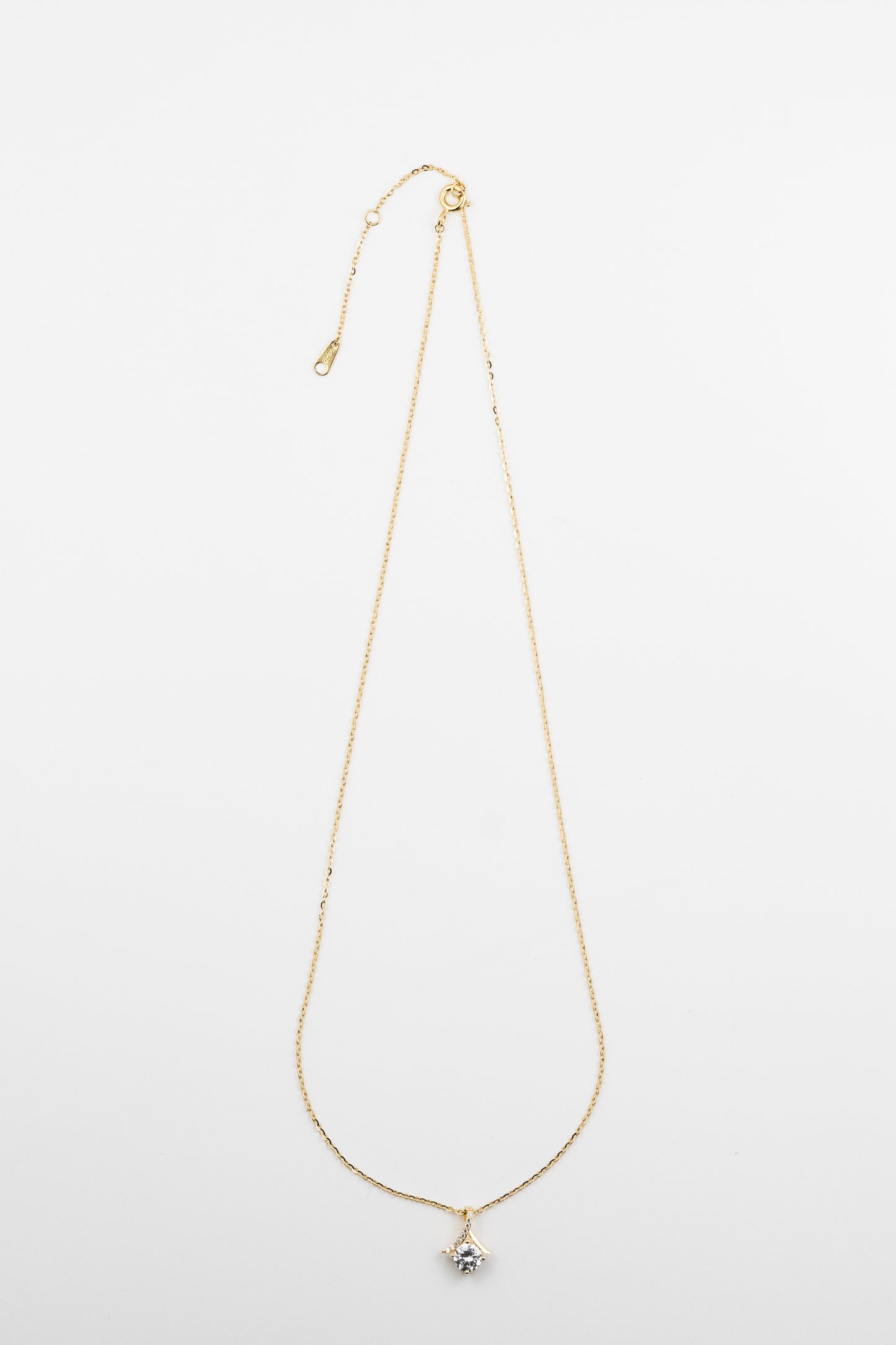 Solitaire Glow Swirl Necklace