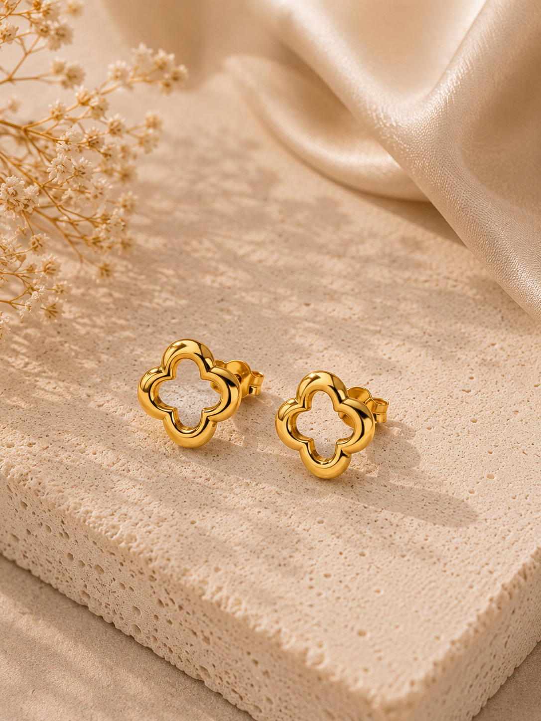 Openwork 9K Gold Earrings